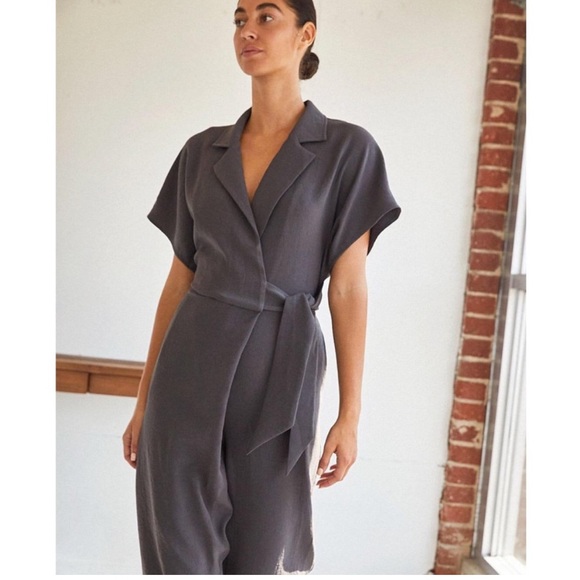 Brochu Walker Womens Sheyla Wrap Jumpsuit L Otter Gray Tie Waist Short Sleeve - Picture 2 of 7